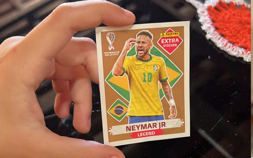 Figurinha rara de Neymar no álbum da Copa é vendida por R$ 9 mil