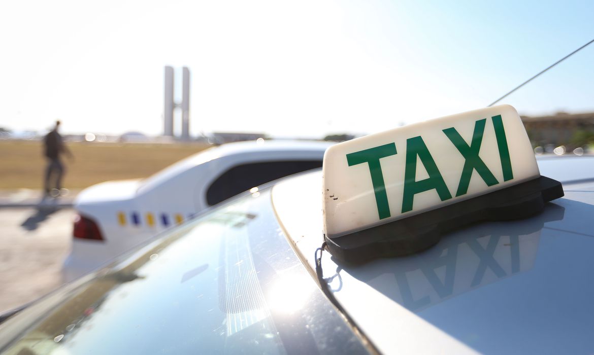 caminhoneiro e taxista