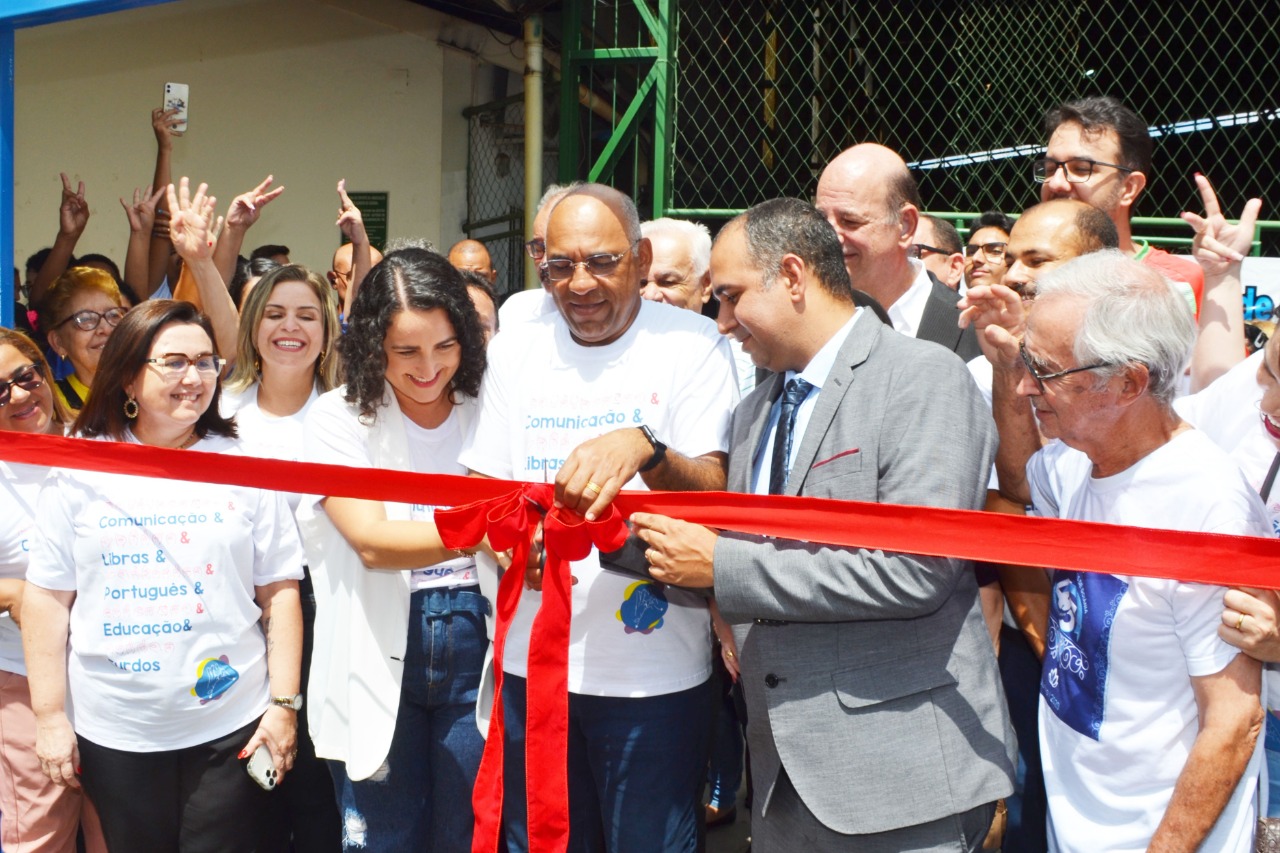 educacional bilíngue surdos