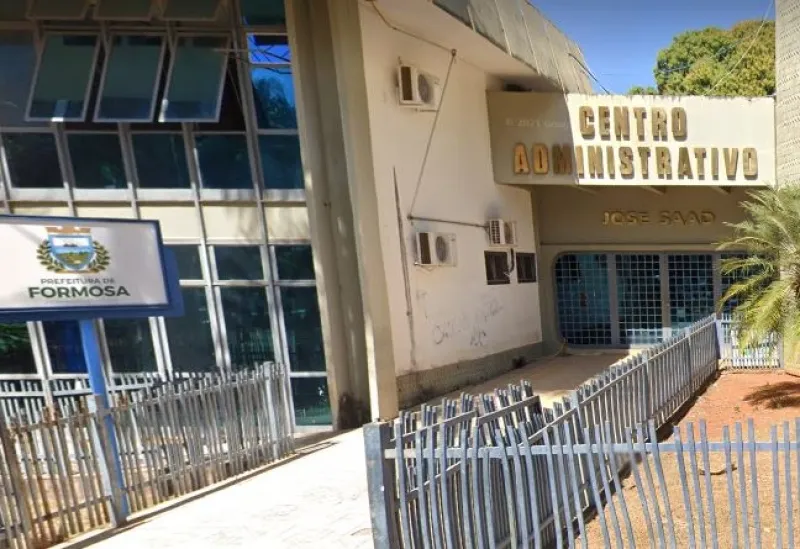 27 anos de prisão